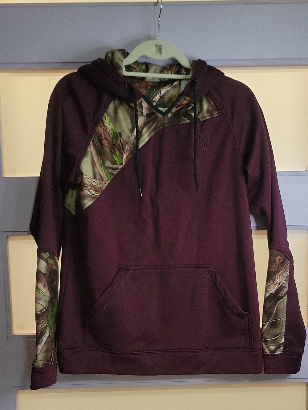 Huntworth Men's Maroon Hoodie with Green Brown Camo Accents